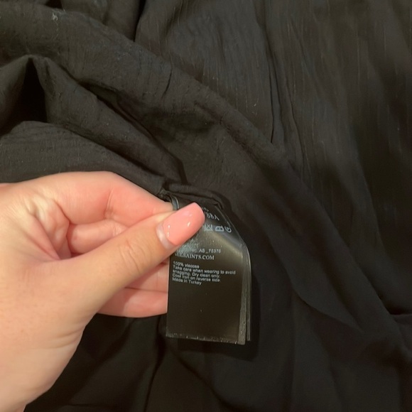 All Saints Woman’s Cut Out Shoulders Top Size US 6 - Picture 6 of 6